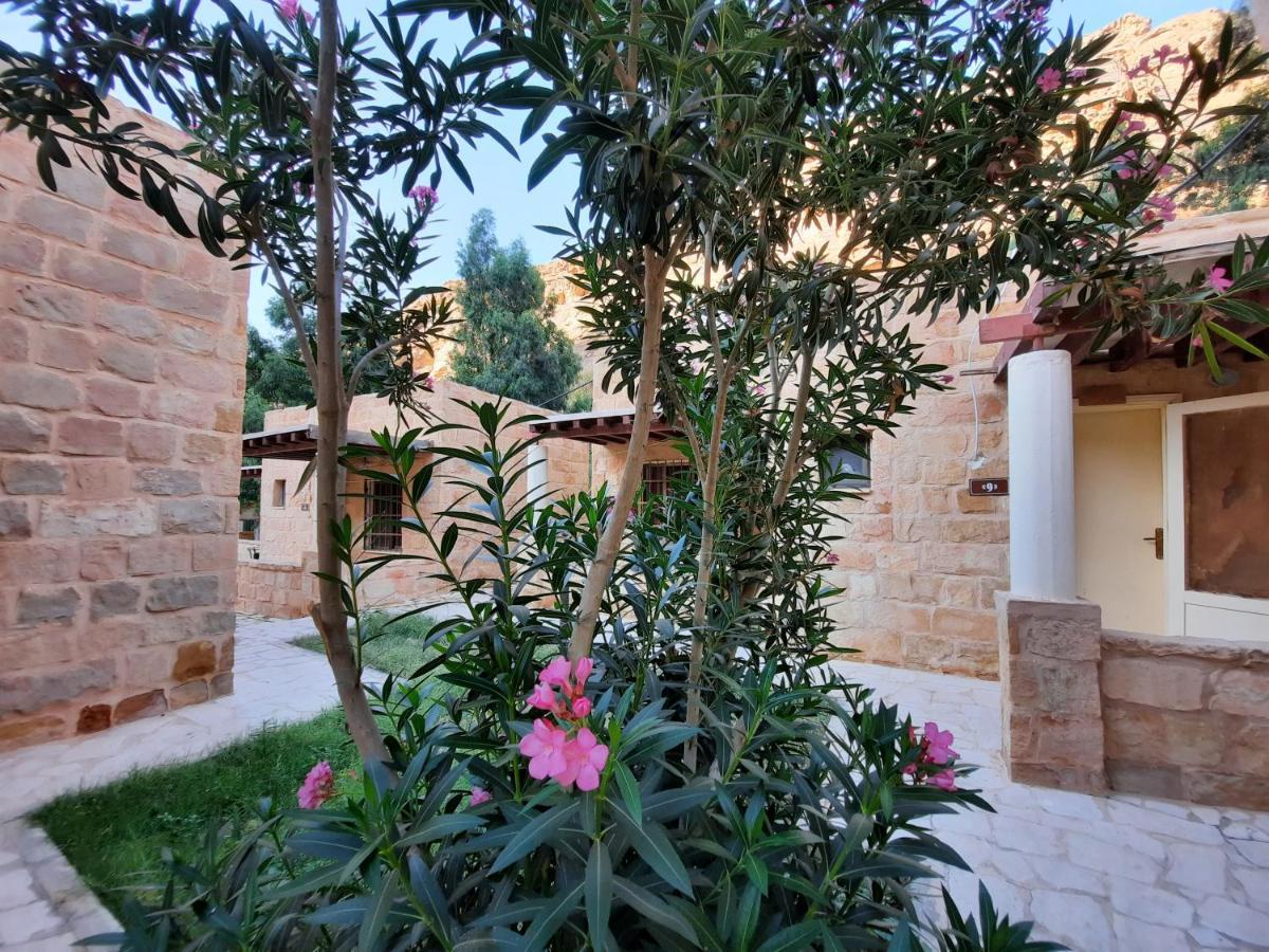 Afra Hot Springs Chalets At-Tafilah Exterior foto